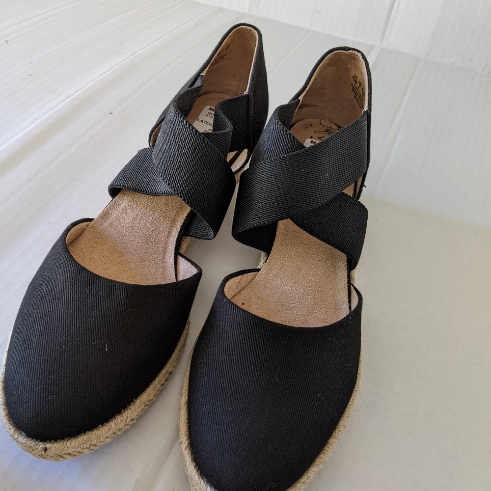 Life Stride Cascade black canvas women's sandals size 10 M new outside the box